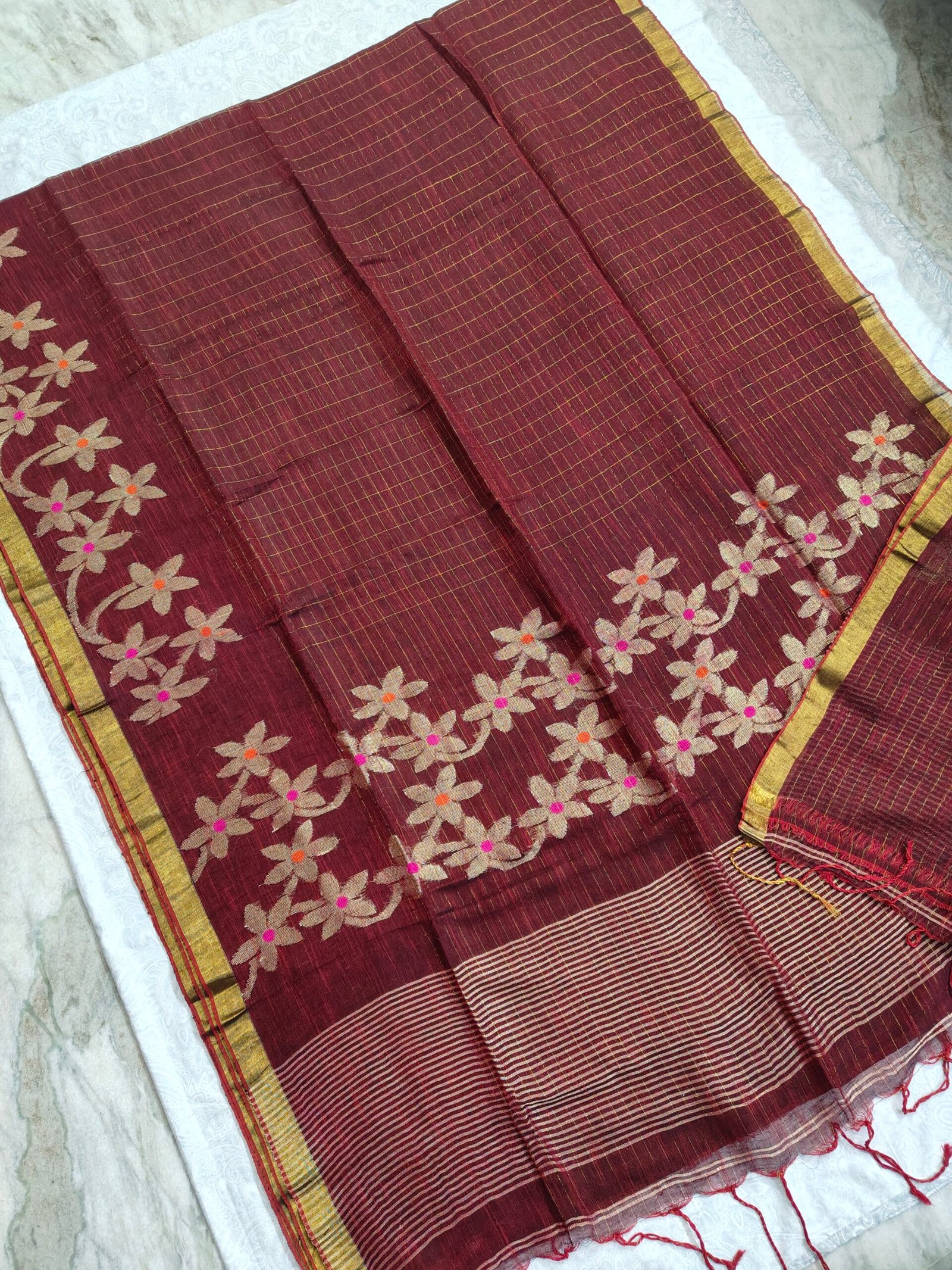 oplus_2097186 Lenin Checks Handwoven Jamdani Saree with Flower Border and Pallu (LJS06) - Image 1