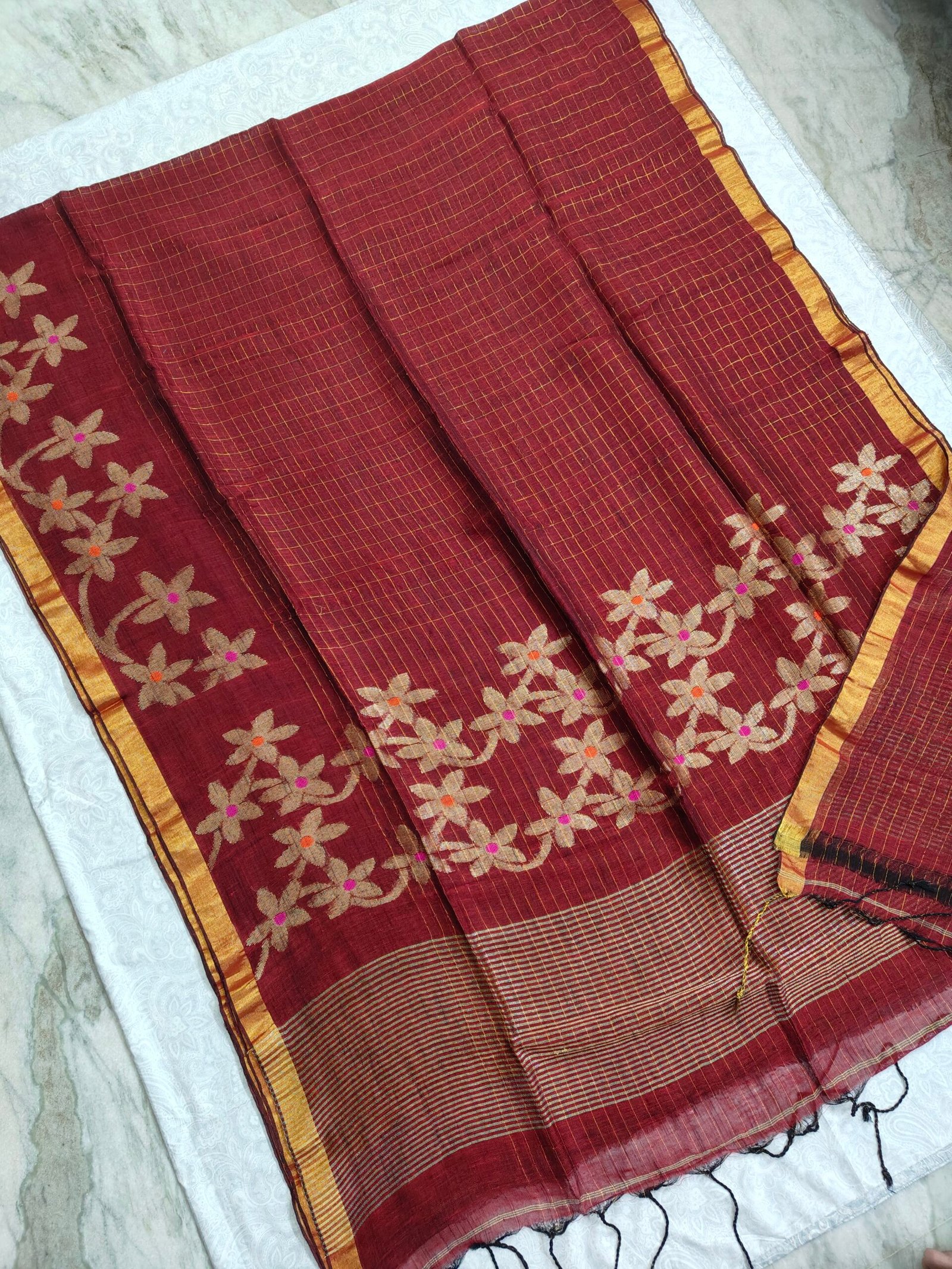 oplus_2097186 Lenin Checks Handwoven Jamdani Saree with Flower Border and Pallu (LJS08) - Image 1