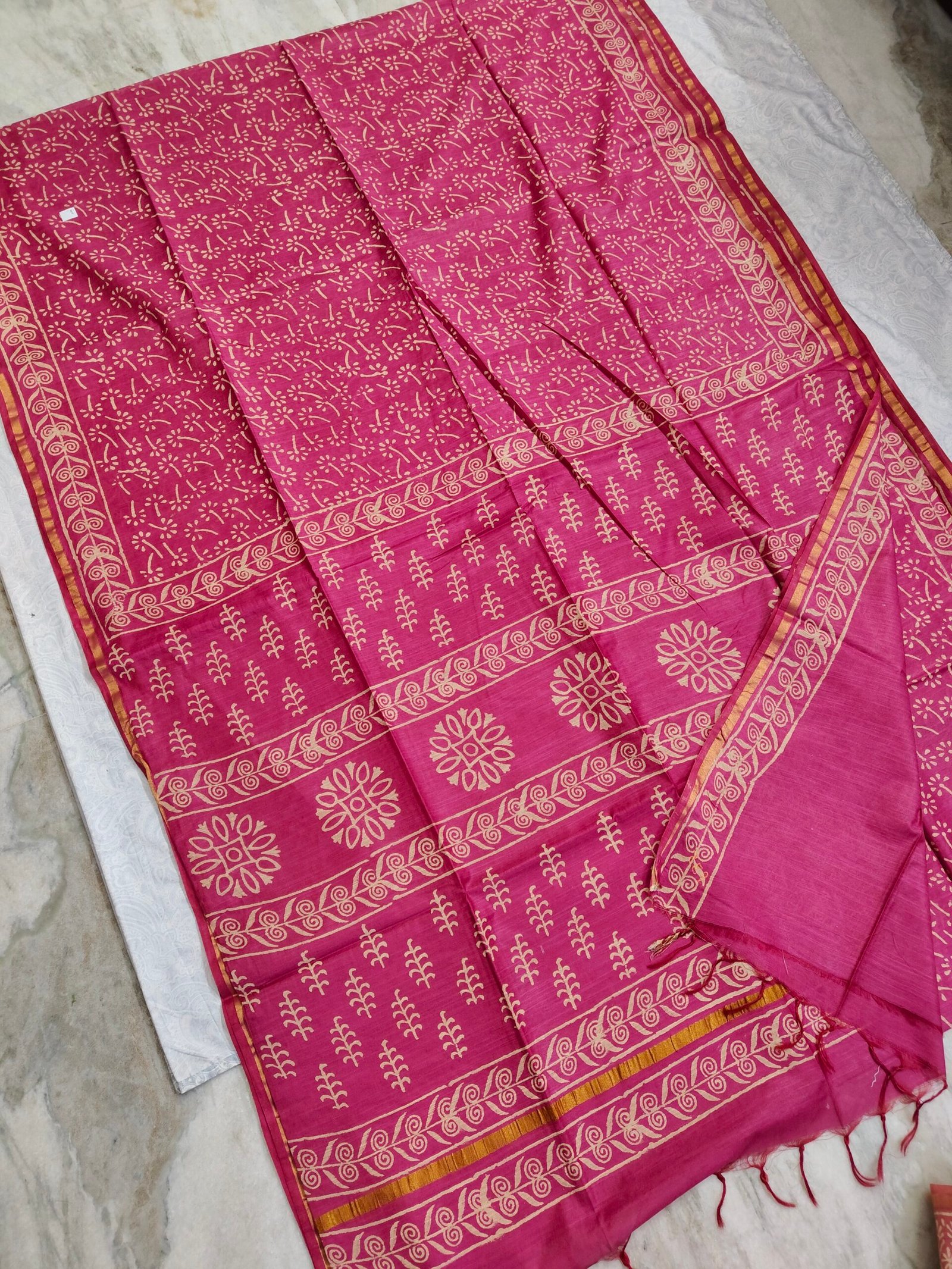 oplus_34 Maheswari Silk Saree with Block/Ajrak/Bagru Printed (MSS091) - Image 1