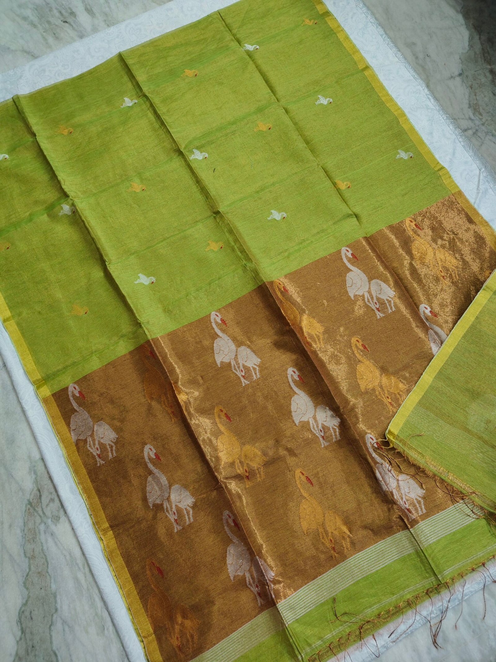 oplus_34 Tissue Lenin Handwoven Jamdani Saree with Paithani Pallu (TLPJ27) - Image 1