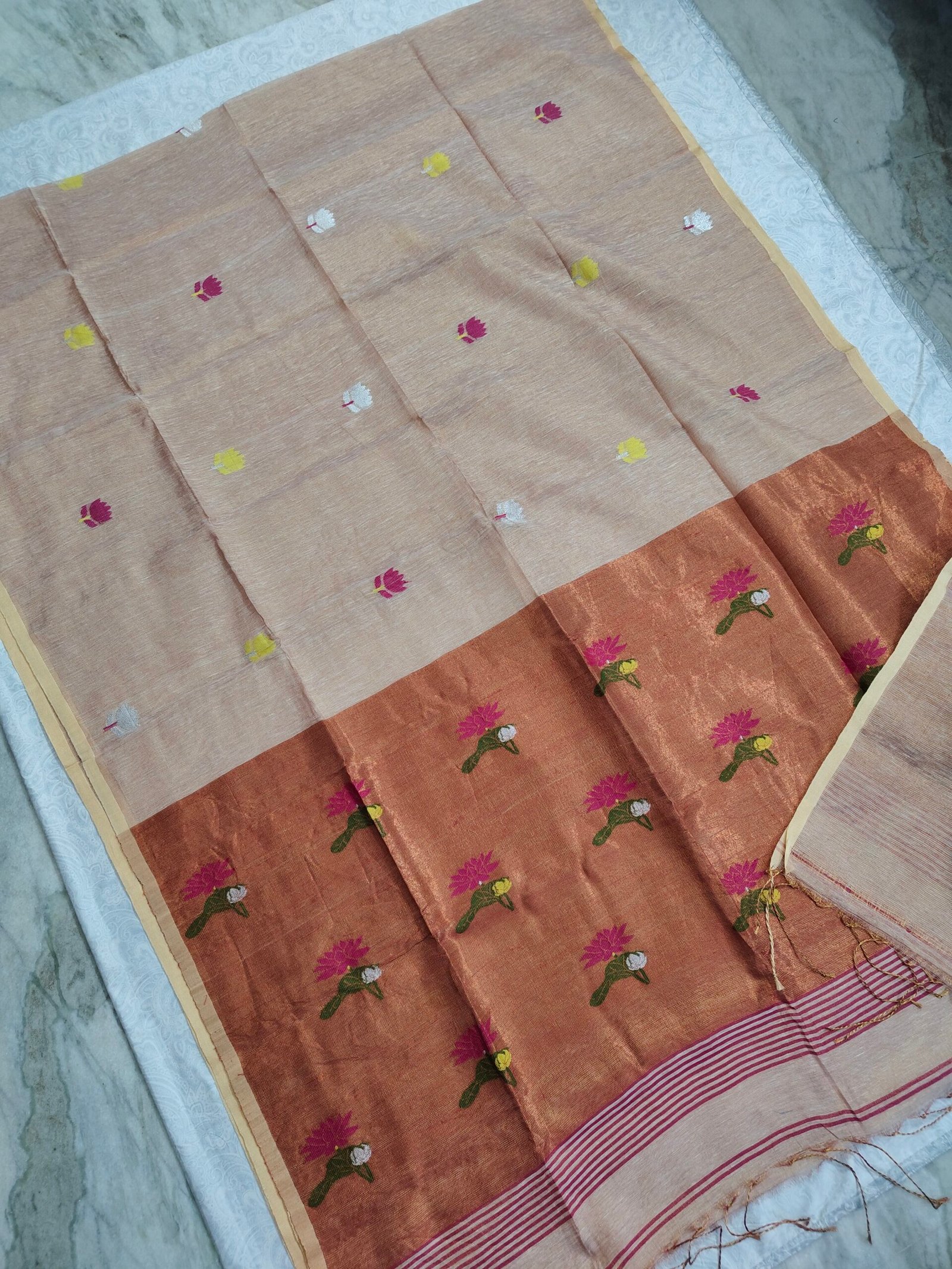 oplus_34 Tissue Lenin Handwoven Jamdani Saree with Paithani Pallu (TLPJ35) - Image 1