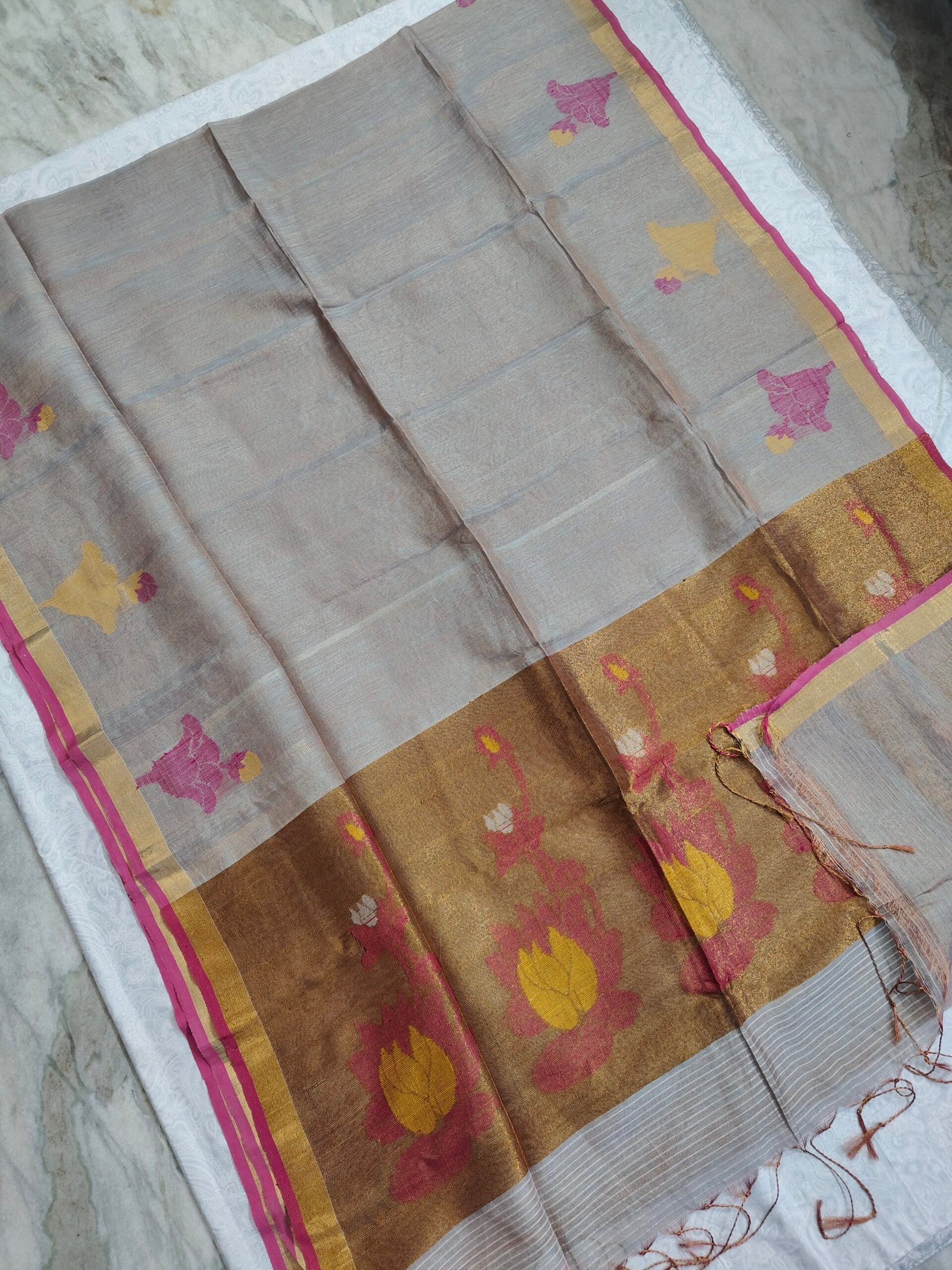 oplus_34 Tissue Lenin Handwoven Jamdani Saree with Paithani Pallu (TLPJ39) - Image 1